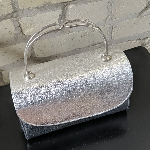 Vintage Silver Metal Handle Purse - Picture 2 of 9